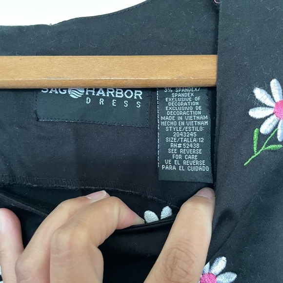 Vintage Floral Embroidered Dress - Picture 3 of 4